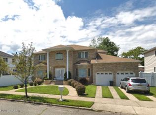 96 Cordelia Ave, Staten Island, NY 10309