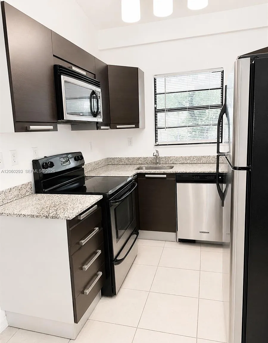 Blue Coral Condo — Photo 1