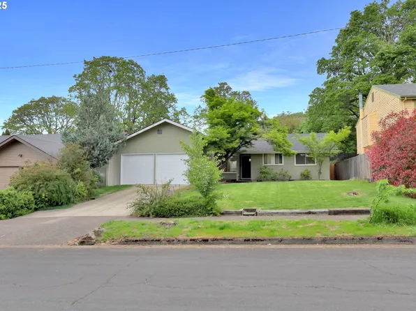 623 River Hills Dr, Springfield, OR 97477