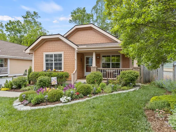 40 Avonlea Ln, Flat Rock, NC 28731