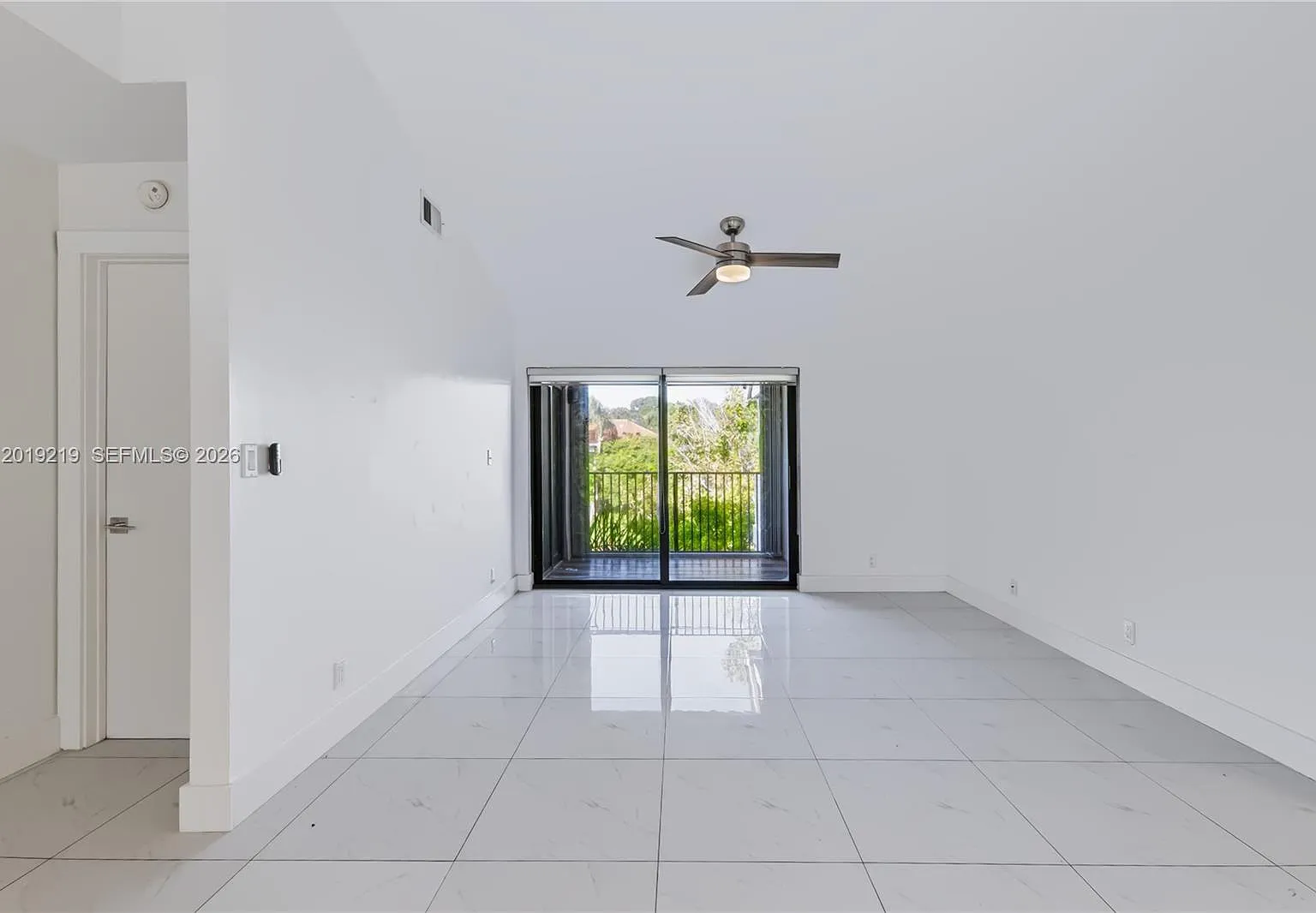 Grand Marquis Condo Homes — Photo 1