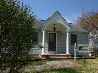 5 Mohawk Ave, Red Bank, NJ 07701