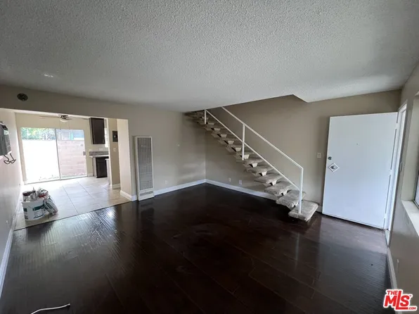 6233 Clybourn Ave, North Hollywood, CA 91606