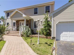 20 McCue Ln, Babylon, NY 11702