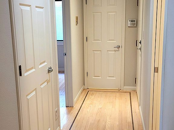4th image of 445 Scott St #1