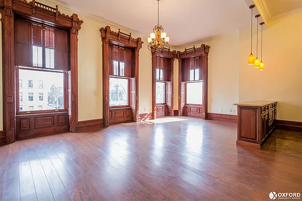 Sold by Oxford Property Group | media 8