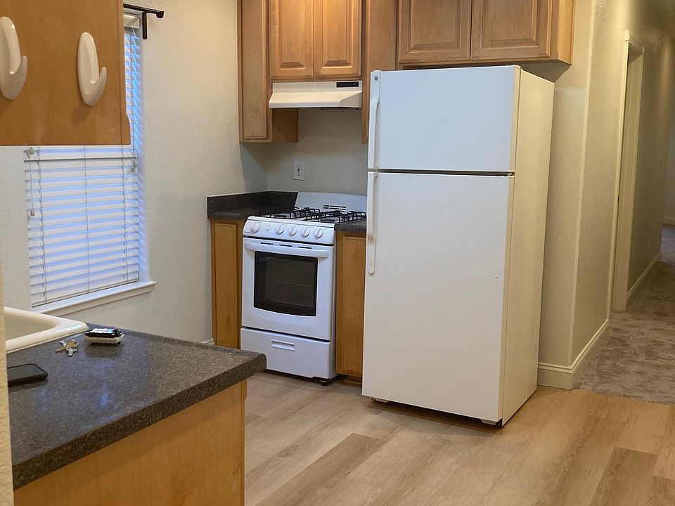 1st image of 203 N Autumn St APT 4