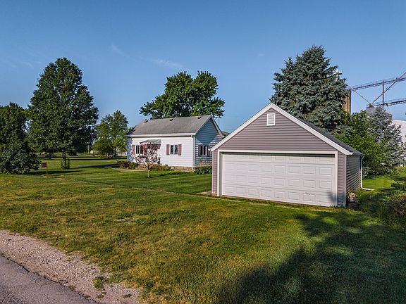 2nd image of 13223 N 2760th St