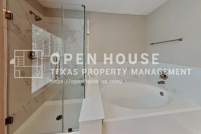 4 bed, 2.5 bath, 2371 sqft, $2,325 — Photo 3
