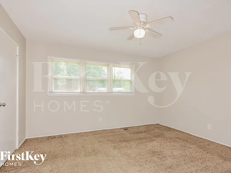 3245 Santiago Dr — Photo 8