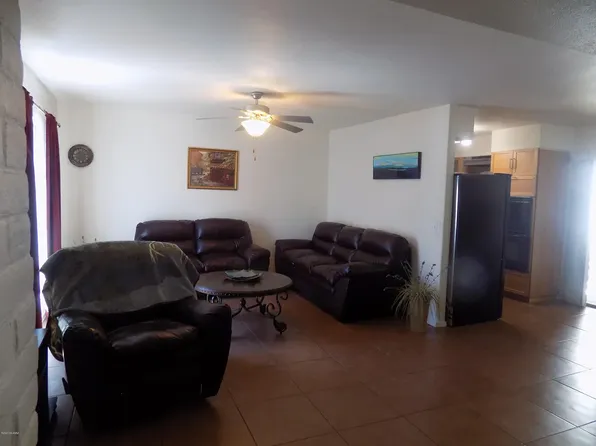 8450 E Old Spanish Trl APT 216, Tucson, AZ 85710