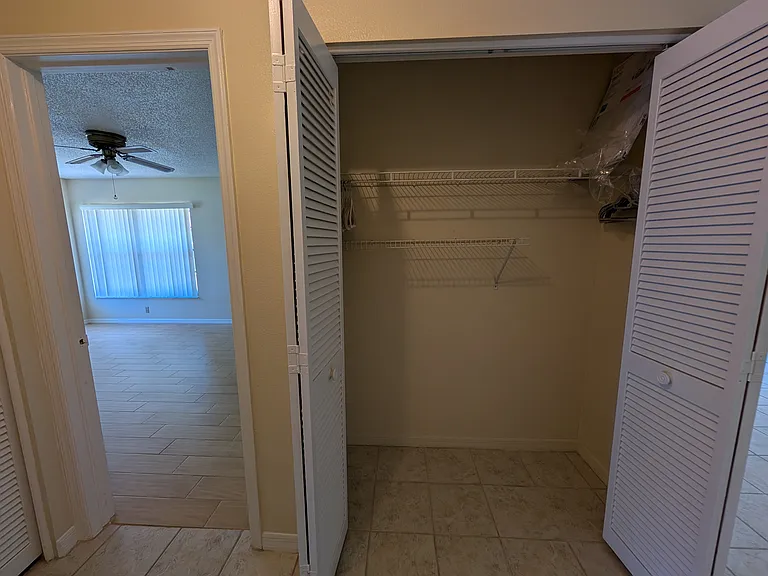 7705 Rockville Ct — Photo 17