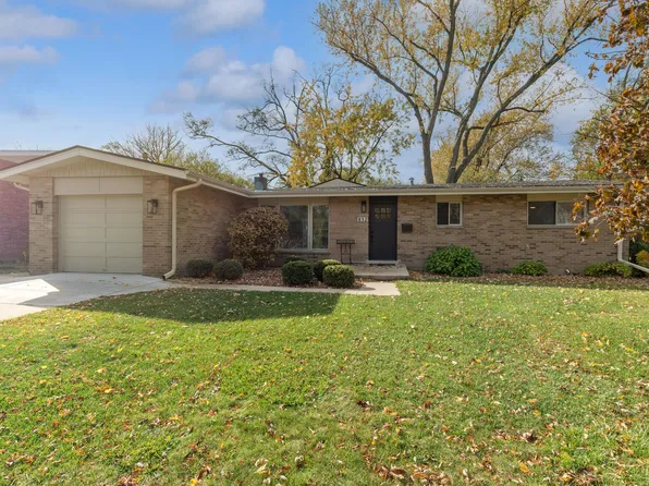 832 Sumac Rd, Highland Park, IL 60035