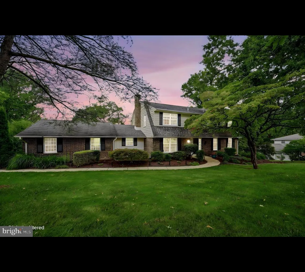 5 bed, 3150 sqft, $4,900 — Photo 1