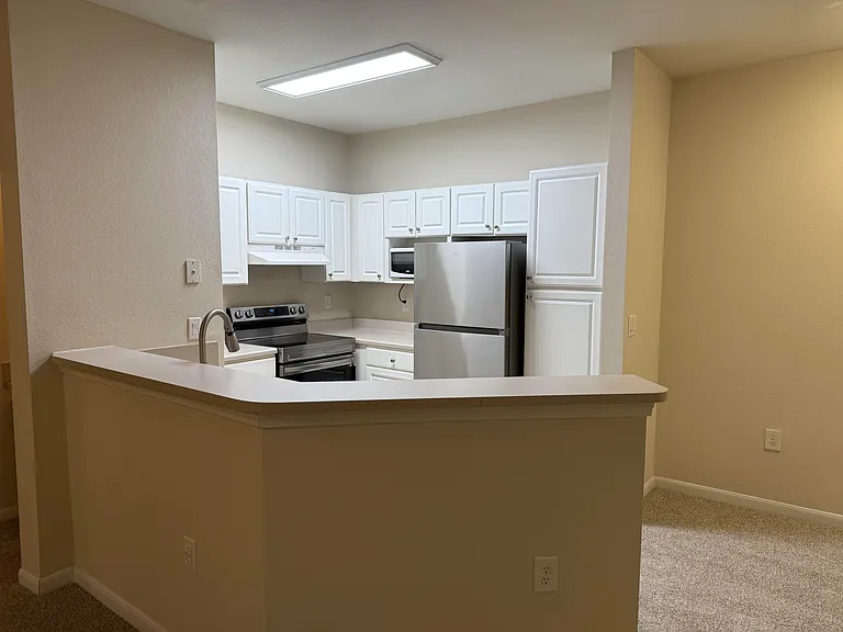 60 Fenwick Hall Aly #226 — Photo 4