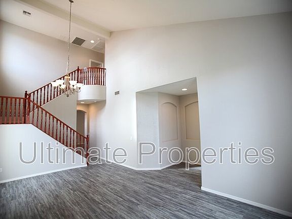 3rd image of 1658 S 160th Ave