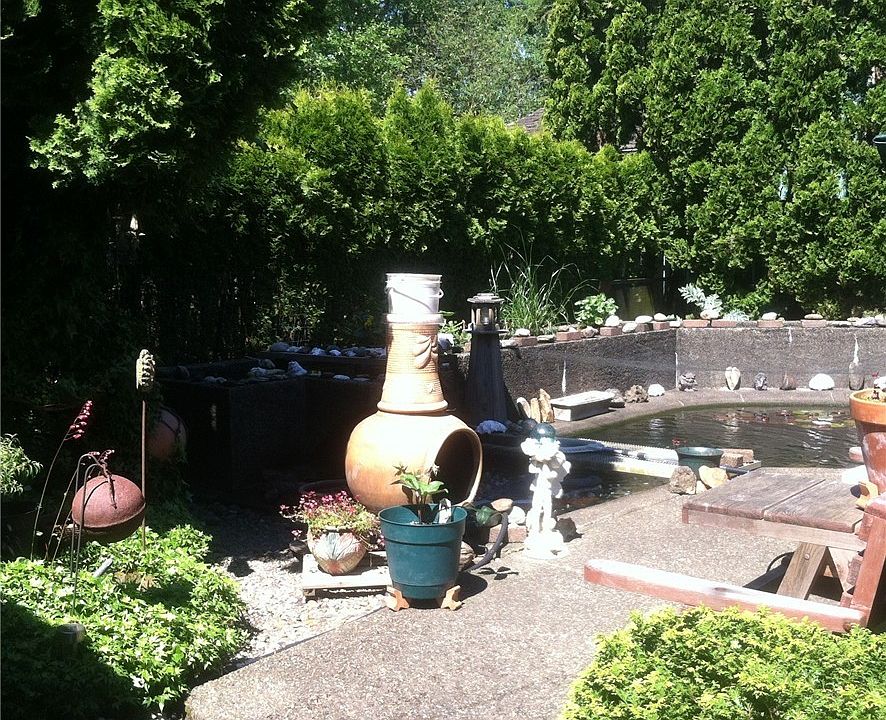 1st image of 382 Dolphin Ave NE
