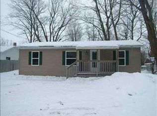 310 W Upright St, Charlevoix, MI 49720