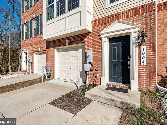 4th image of 1004 Pultney Ln