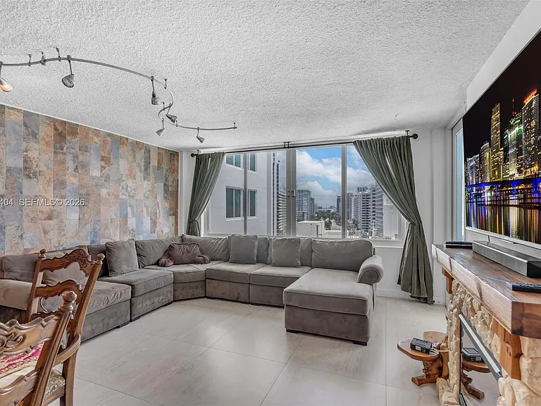 5401 Collins Ave #813 — Photo 4
