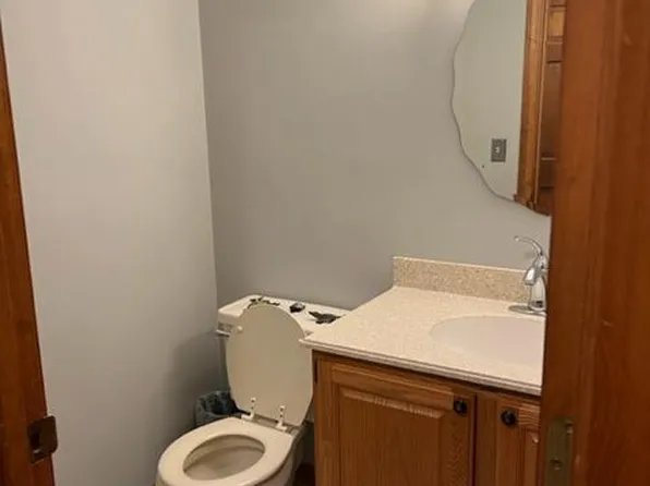 128 Parker St APT 2D, Acton, MA 01720