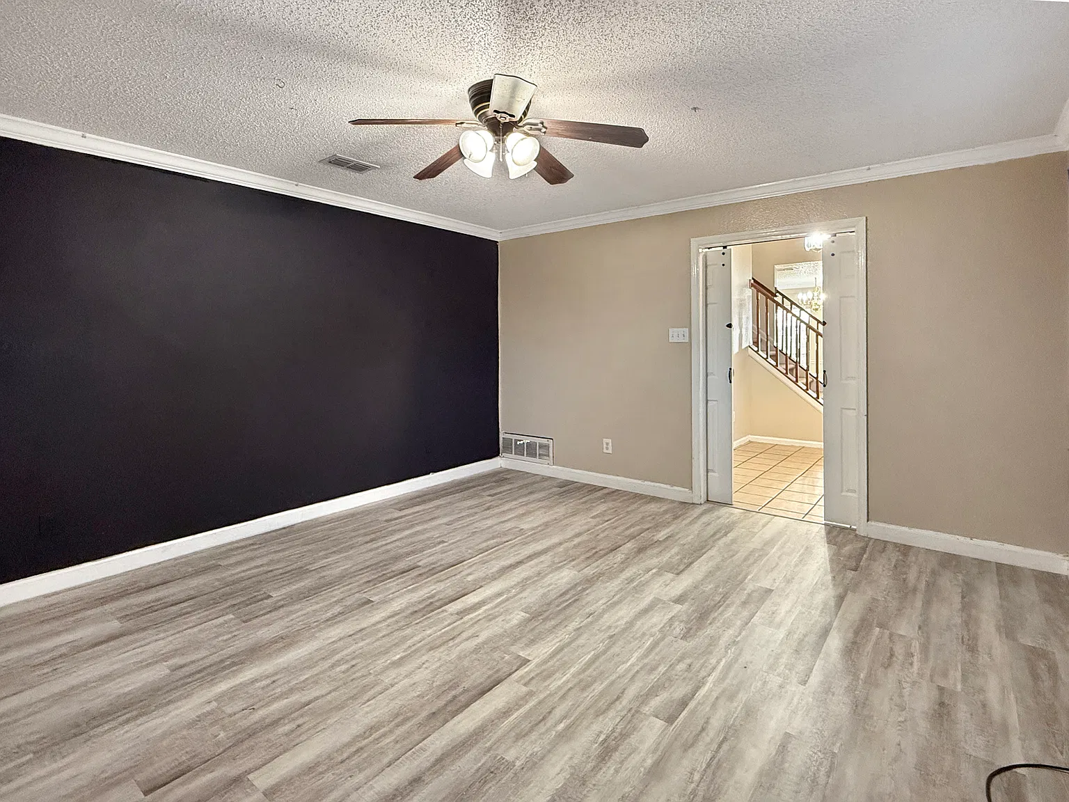 5 bed, 2410 sqft, $2,700 — Photo 4