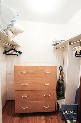 Rented by Bond New York | media 23