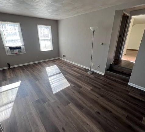 2nd image of 1008 Oakwood Ave #1008