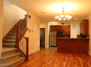 720 56th Ave SW Unit 1, Calgary, AB T2V 0H1
