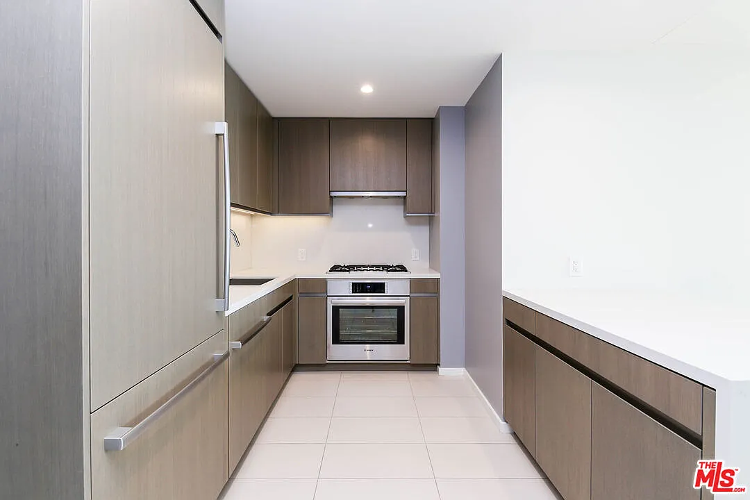 Building Photo - 889 Francisco St #2401