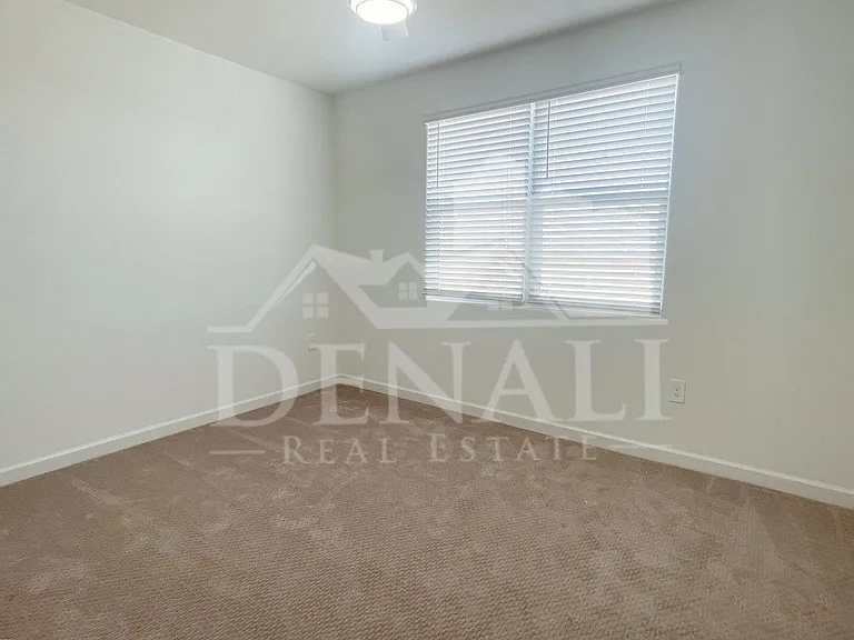 2760 W Stradling Ave — Photo 24