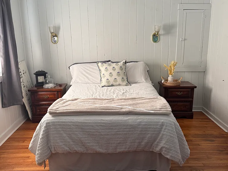 Cottage Ln — Photo 8