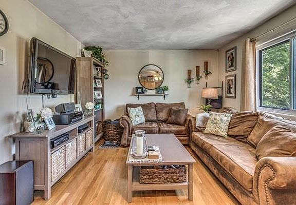 4th image of 16 Cleveland Pl APT 14