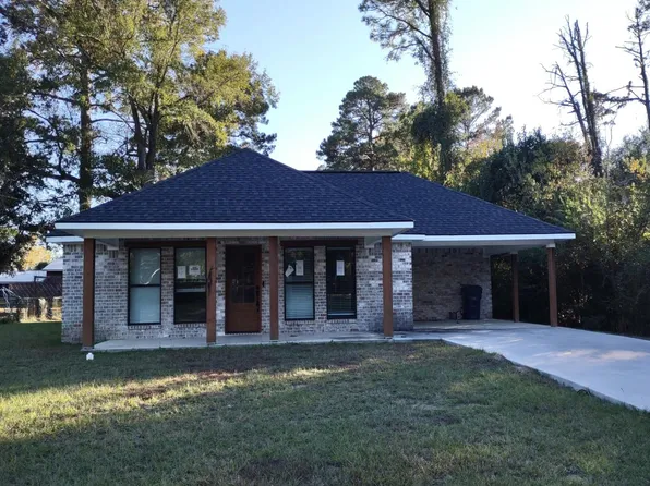 912 Milton St, Slagle, LA 71446