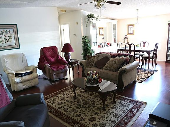 4th image of 13380 Forestdale Dr