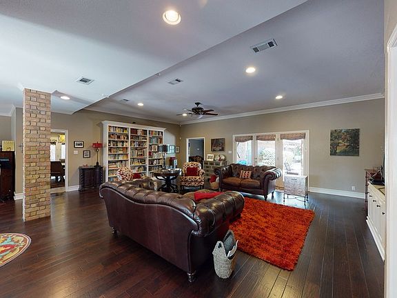 5th image of 3606 Meadowridge Ln