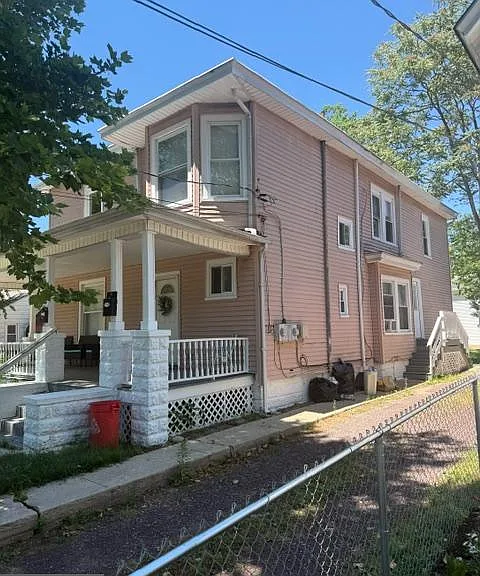 730 E Montrose St #2 — Photo 2