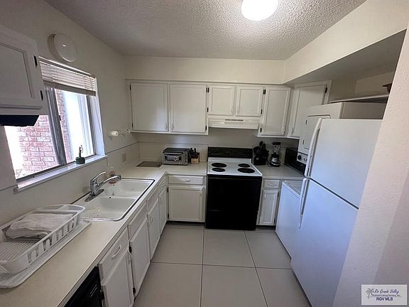 4th image of 219 Balboa Ave