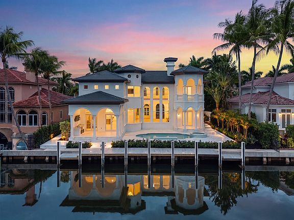5th image of 784 Harbour Isle Place