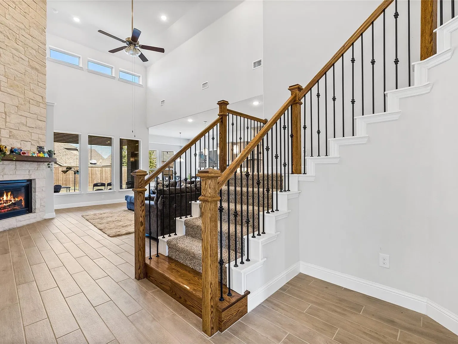 4 bed, 3038 sqft, $4,000 — Photo 3