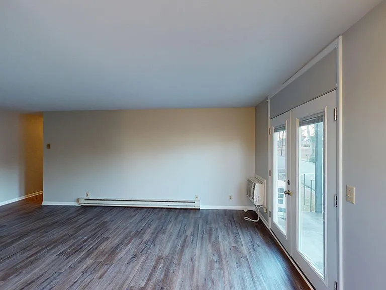 Executive House — Photo 17