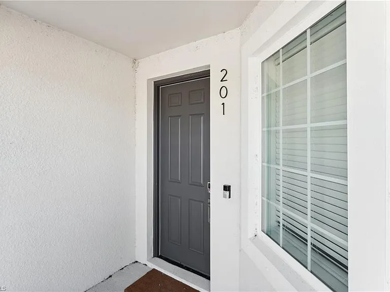 11801 Venetian Lagoon Dr — Photo 3