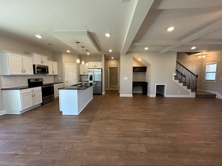 2621 Rafiki Dr — Photo 2