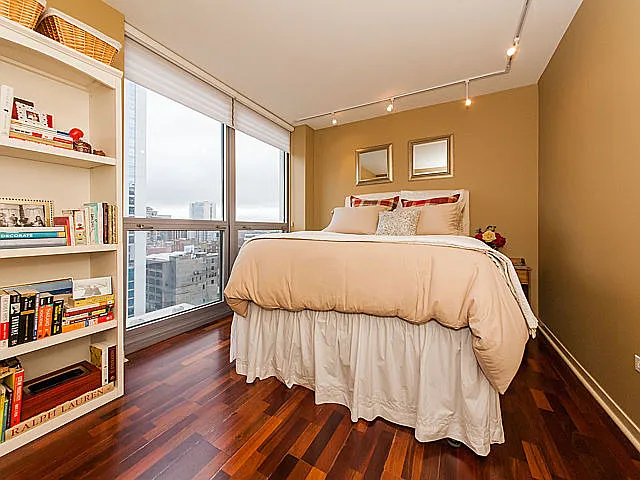 200 W Grand Ave #1603 — Photo 14