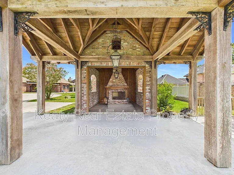 104 Studio Ct — Photo 43