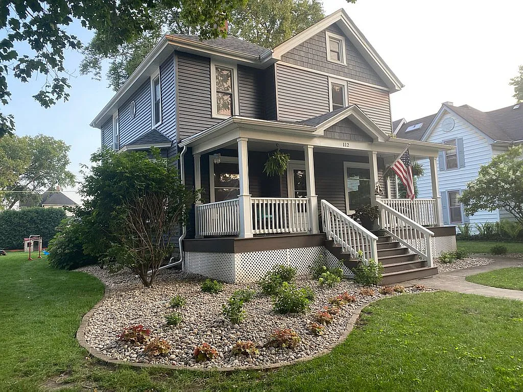 112 W Lincoln St photo 1