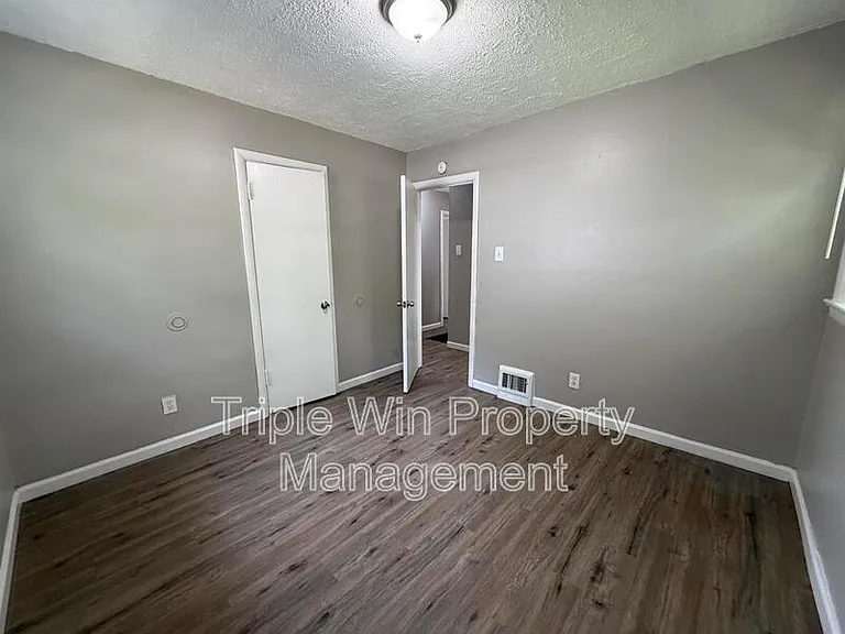 1113 Highmont Dr — Photo 20