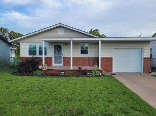 913 College Ln, Hutchinson, KS 67501