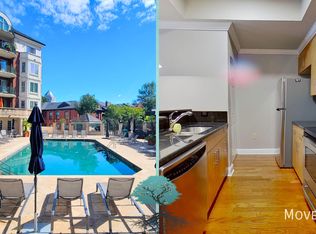 300 W 5th St APT 139, Charlotte, NC 28202