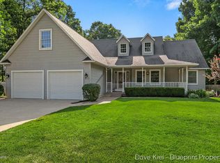 5520 Fieldstone Ct, Middleville, MI 49333